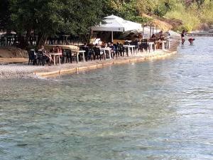 cafe-bar-taverna-o sotiris-axerontas-23